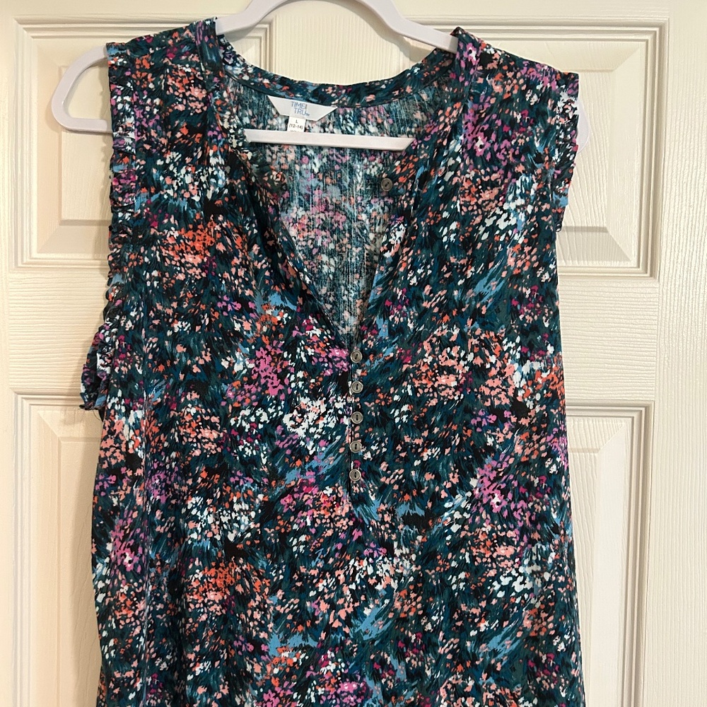 Print sleeveless blouse